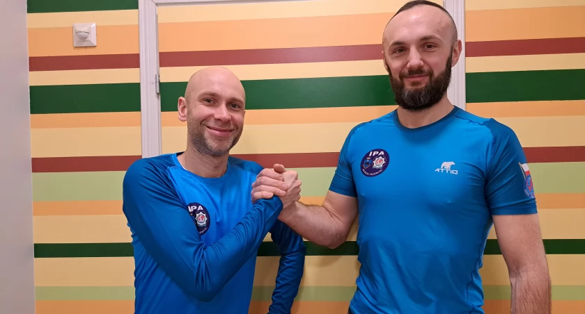 Obaj panowie w zawodach często startują w barwach IPA, promując swoją formację./ FOT. U. Gielo