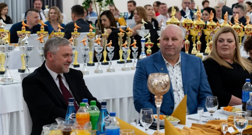 Miłośnicy skrzydlatej pasji spotkali się na uroczystym zakończeniu sezonu 2023./ FOT. UM Przeworsk