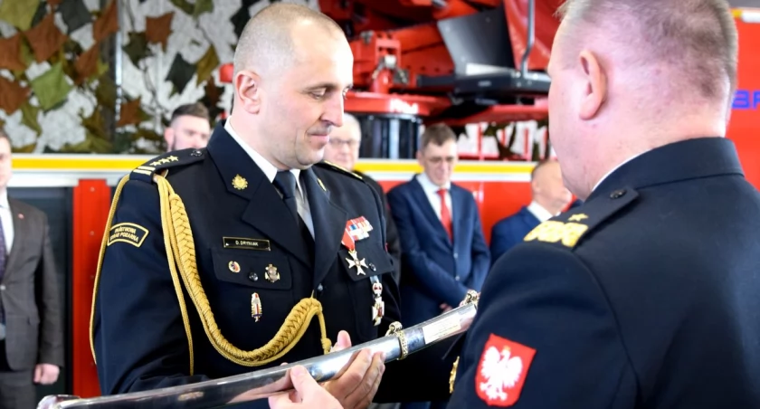 – Skończył się tylko pewien etap w moim życiu. Mam wiele planów i zamierzeń, które chciałbym zrealizować – powiedział starszy brygadier Daniel Dryniak. Fot. PUW Rzeszów