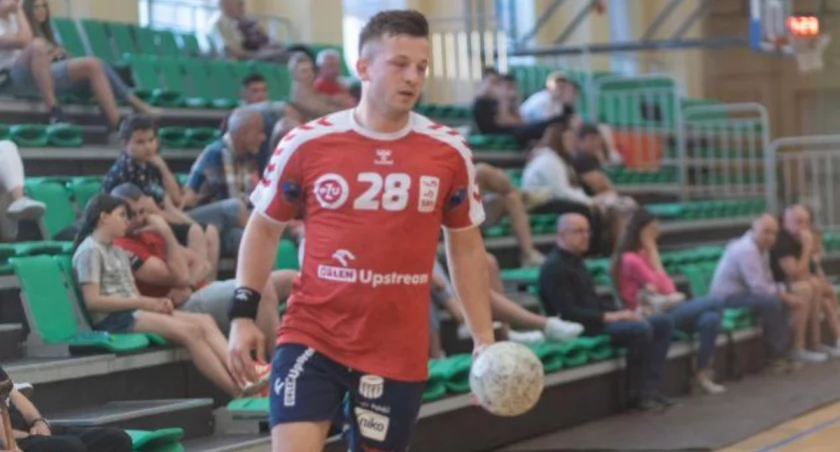 Mateusz Kroczek zdecydował się wznowić karierę. To znakomita wiadomość tak dla zespołu, jak i kibiców przemyskiej piłki ręcznej. Fot. Grzegorz Gajdzik 
