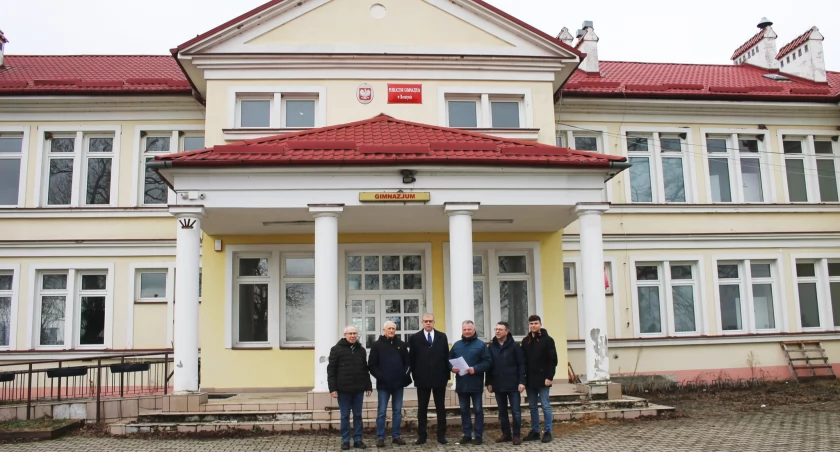 Część dworku w Boratynie zyska bajkowy charakter. Pomieszczenia o funkcji typowo edukacyjnej, które kiedyś wykorzystywane były na cele gimnazjum, wykonawca inwestycji  zaadoptuje na klub dziecięcy. Już we wrześniu przyjmie on pod swoje skrzydła 24 dzieci. / FOT. UG Chłopice