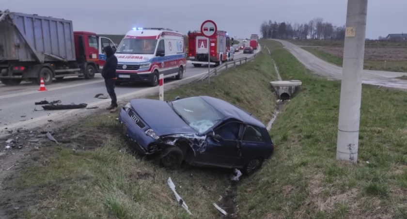 Kierowca ciężarowego peugeota boxstera doprowadził do zderzenia z prawidłowo jadącym audi./ FOT. KPP Przeworsk