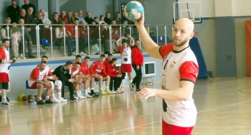 Mateusz Świerk znakomicie rozpoczął mecz w Końskich, rzucając pięć bramek z pierwszych sześciu zdobytych przez SPR Orła. Fot. SPR Orzeł Przeworsk