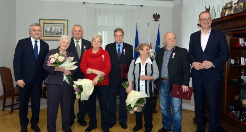 Złote gody świętowali państwo Maria i Wiesław Tokarzowie, Irena i Kazimierz Domanasiewiczowie oraz Wanda i Jan Kicińscy./ FOT. UM Przemyśl