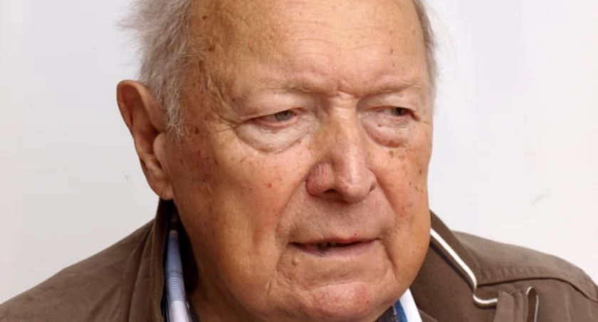 Doktor Jan Hołówka zmarł 19 kwietnia 2020 r. Był zawsze uśmiechnięty, zarażał humorem i optymizmem. Zawsze chętny do pomocy. Został zapamiętany jako organizator niezliczonych społecznych inicjatyw. Doświadczony onkolog i ginekolog, który do ostatnich dni życia nie zrezygnował z zawodu. Fot. Mariusz Godos