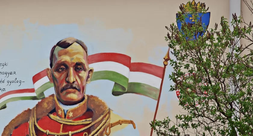 Mural przedstawia węgierskiego generała 23. Dywizji Piechoty Arpáda Tamásy von Fogarasiego, który bronił przemyskiej twierdzy w czasie II oblężenia. Fot. Mariusz Godos