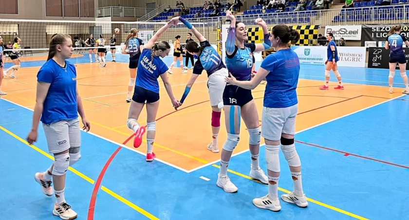 Przedmeczowa rozgrzewka jarosławskiego zespołu w Mogilnie. Fot. San-Pajda Volleyball Team