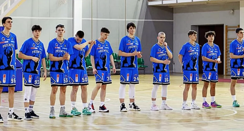 Niedźwiadki Chemart Przemyśl U-17 bardzo pewnie wygrały ćwierćfinałowy turniej MP w Pruszkowie. Fot. Niedźwiadki Chemart Przemyśl
