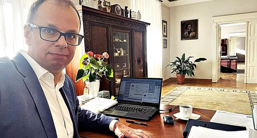 O tym, czy Wojciech Bakun ponownie będzie urzędować w tym gabinecie zadecyduje najprawdopodobniej II tura wyborów, zaplanowana na 21 kwietnia br. Fot. ze zbiorów W. Bakuna