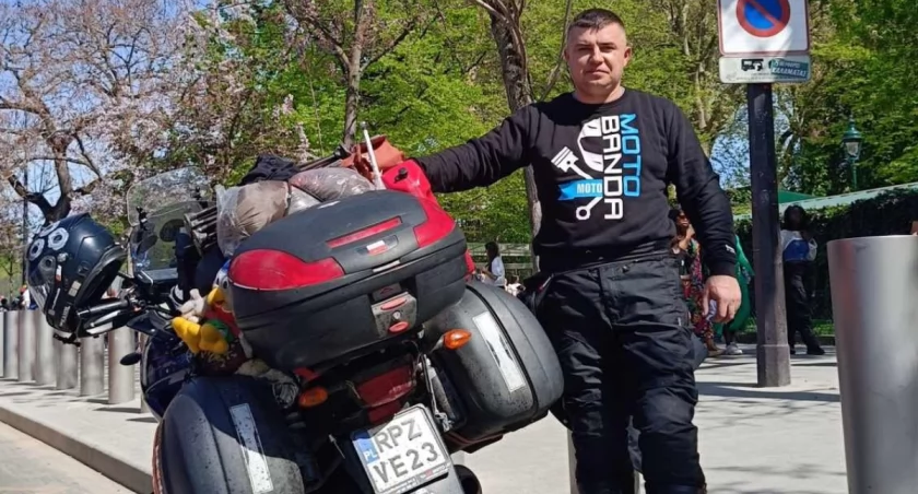 Kamil Hejnosz z Sieniawy swoją przygodę rozpoczął spod słynnej wieży Eiffla w Paryżu. Fot. ze zbiorów K. Hejnosza