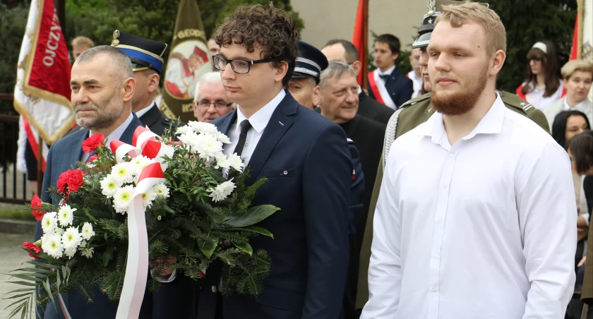 W Jarosławiu do uroczystości katyńsko-smoleńskich doszło przed pomnikiem Pamięci Narodowej położonym na terenie parafii pw. Chrystusa Króla. Fot. UM Jarosław