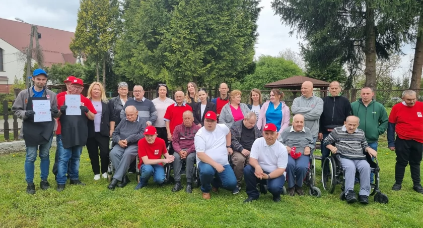– W przygotowanie naszego wydarzenia włączyli się wszyscy pracownicy DPS im. św. Brata Alberta w Przemyślu. To było wspólne święto podopiecznych, ich opiekunów, całej społeczności naszego domu. – podsumowała Iwona Fudali, dyrektor DPS./ Zdjęcia: Artur Wilgucki 