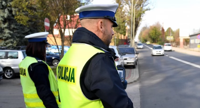 W ramach prowadzonej akcji policjanci dokonują pomiarów zarówno statycznie, jak i dynamicznie. / FOT. zbiory własne