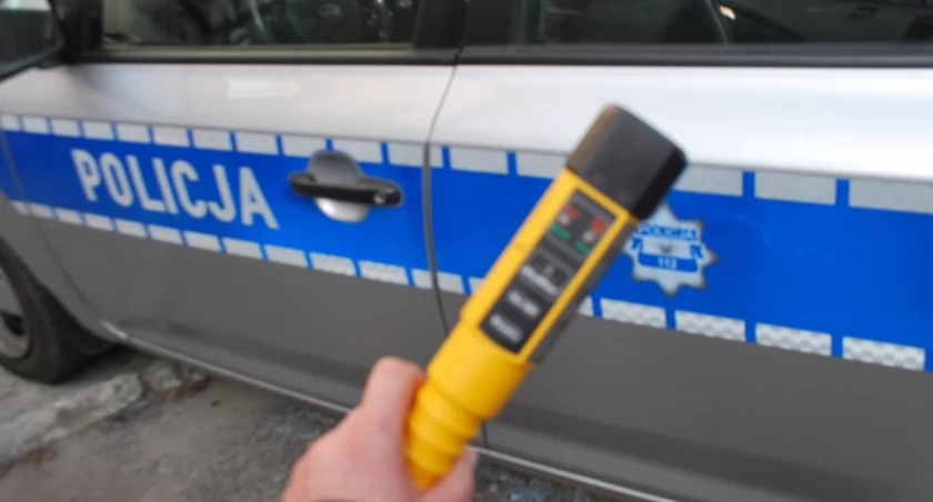 Badanie alkomatem nie pozostawiło złudzeń./ FOT. archiwum policji
