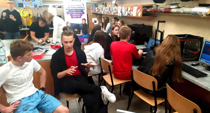 Jednym z efektów poprzedniej edycji BO jest najnowszej generacji sprzęt, który służy uczniom jarosławskiego „Banacha” do tworzenia urządzeń wspomagających pracę osób z niepełnosprawnościami. Wystarczyło ponad 1000 głosów od mieszkańców./ FOT. UM Jarosław