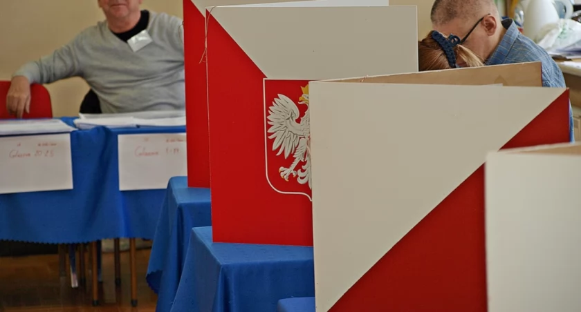21 kwietnia br. odbyła się II tura wyborów samorządowych, podczas których Polacy wybierali prezydentów i burmistrzów miast oraz wójtów gmin. W naszym regionie „dogrywka” trwa w 11 miejscowościach i gminach. Fot. Mariusz Godos