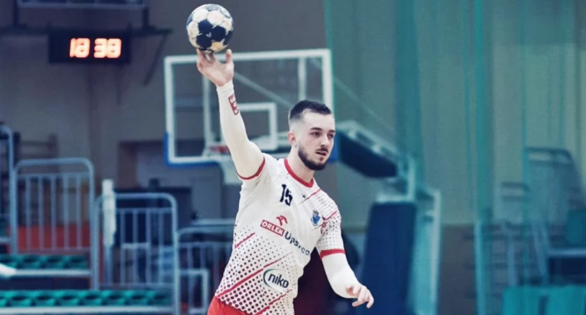 Igor Mróz w meczu z Viretem CMC Zawiercie zdobył 7 bramek. Fot. Grzegorz Gajdzik
