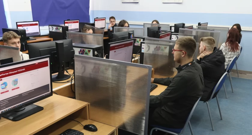 Druga już odsłona Olimpiady Innowacji Technicznych w Telekomunikacji i Informatyce, której gospodarzem był ZSTiO im. S. Banacha, ściągnęła do Jarosławia 64 uczniów szkół ponadpodstawowych z całej Polski./ FOT. ZSTiO