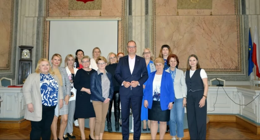 Przemyska Rada Kobiet oficjalnie zainaugurowała swoją działalność 16 kwietnia br. Tworzące ją panie chcą być pomostem między mieszkankami a lokalnym samorządem./ FOT. UM w Przemyślu