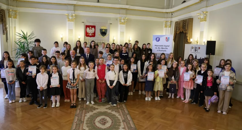 Laureatów konkursu uhonorowano podczas finału w Przemyskiej Bibliotece Publicznej. / FOT. WSzwP