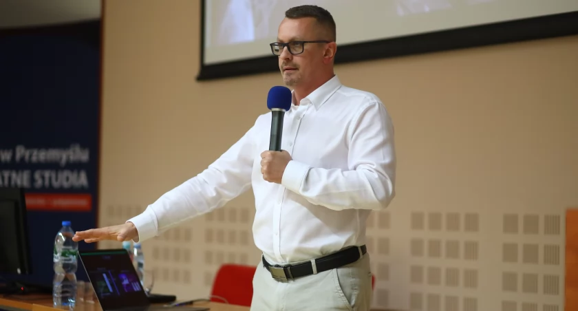 r Scheller jest chirurgiem naczyniowym, który pracuje w kilku ośrodkach medycznych./Foto: PANS