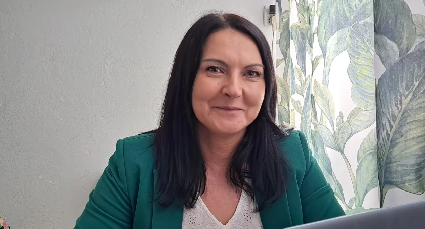 – Współczesne młode pokolenie jest otwarte na różne doświadczenia życiowe i jednocześnie kreatywne. Nie boi się podejmować ryzyka, pomimo obaw co do powodzenia swoich przedsięwzięć. Poza tym niekoniecznie trzyma się jednej perspektywy. Zmiany wpisują je niejako w swoją przyszłą ścieżkę zawodową. Oni nie będą się trzymać kurczowo jednego stanowiska pracy. To różni ich chyba od pokoleń wcześniejszych – mówi pedagog Aneta Łabiak./ FOT. U. Gielo