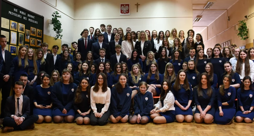 Społeczność szkolna Publicznego Katolickiego Liceum Ogólnokształcącego im. Anny Jenke w Jarosławiu w pełni zapracowała na te nagrody. Fot. zbiory własne