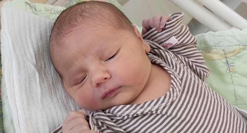 Aleksander Wilk, synek Żanety i Damiana, urodzony 23 maja, o godzinie 8.10, mieszkaniec Malawy. 