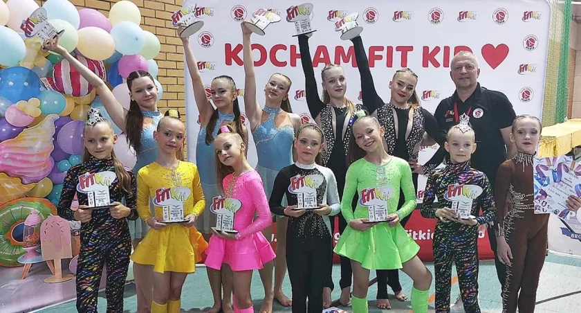 Fit kid to nie tylko wielkie umiejętności taneczno-akrobatyczne, ale także szyk i wdzięk. Fot. zbiory własne