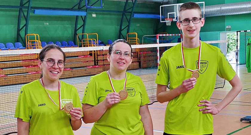Reprezentacja SOSW nr 1 w Przemyślu była najlepsza w Ropczycach. Wszyscy zdobyli złote medale. Fot. zbiory własne