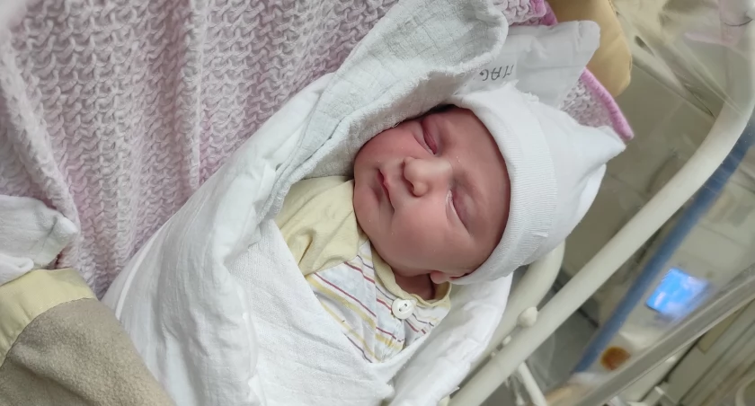 Cezary Kowal, synek Pauliny i Artura, urodzony 13 czerwca, o godzinie 13.15, mieszkaniec Rozborza. 