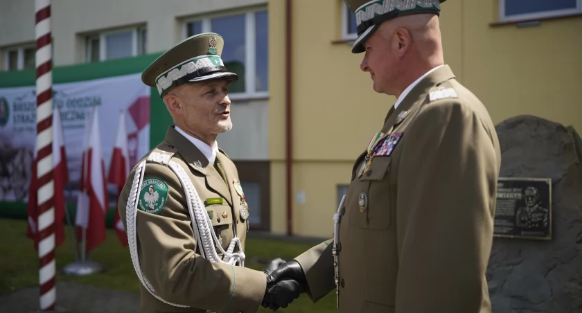 Stary i nowy komendant BiOSG. Z lewej gen. bryg. SG Tomasz Zybiński, z prawej gen. bryg SG Andrzej Popko. Fot. BiOSG Przemyśl