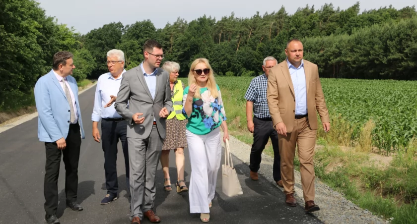 Odebrana niedawno droga łącząca powiat jarosławski z przeworskim była inwestycją wyczekiwaną przez mieszkańców obu samorządów./ FOT. Starostwo Powiatowe w Jarosławiu