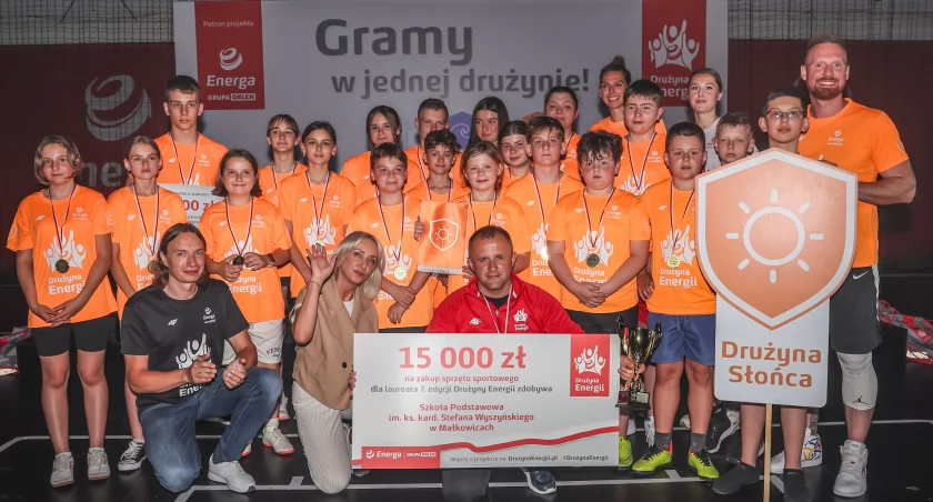 Trud włożony w sportowe wysiłki bez wątpienia się opłacił. Finałową nagrodą za 5. miejsce było 15 tys. zł dla SP w Małkowicach na zakupy sprzętu sportowego./ FOT. materiały organizatora