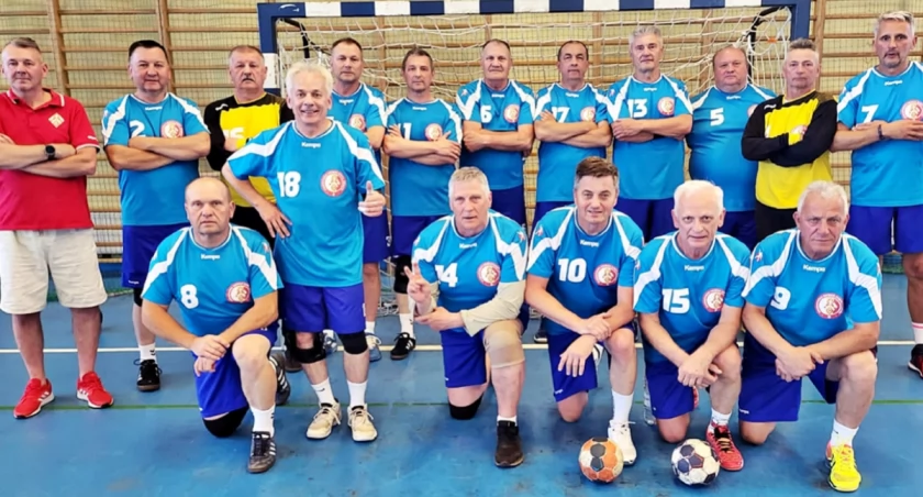 Wicemistrzowie Polski w kategorii powyżej 55 lat w piłce ręcznej mężczyzn – Czuwaj Oldboys Przemyśl. Fot. zbiory własne