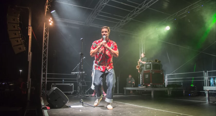 Tegoroczne Dni Radymna stały dobrą muzyką. Bez wątpienia wielka w tym zasługa Stanisława Karpiela-Bułecki. Jako Staszek z Gór zawitał do Radymna z najnowszym solowym projektem./ FOT. UM Radymna