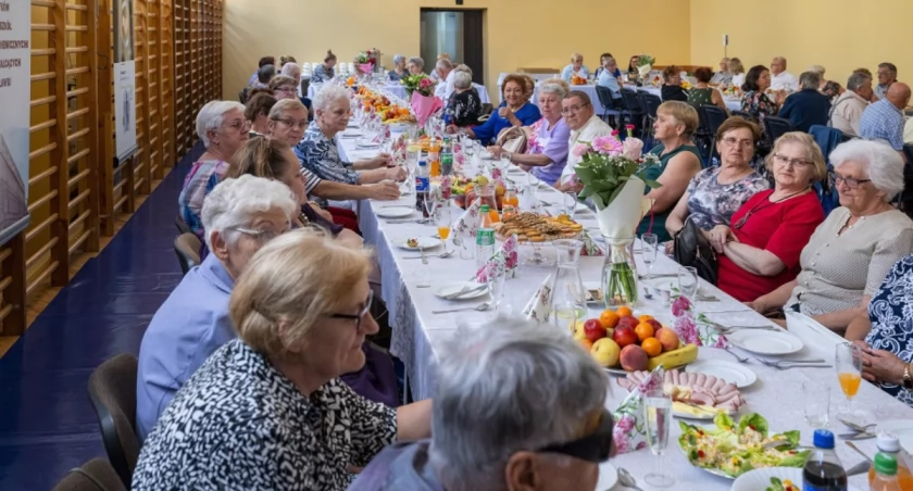 35-lecie działalności koła odbyło się w gościnnych murach Zespołu Szkół Spożywczych i Biznesowych i było okazją do uhonorowania zasłużonych członków orgaizacji./ FOT. 