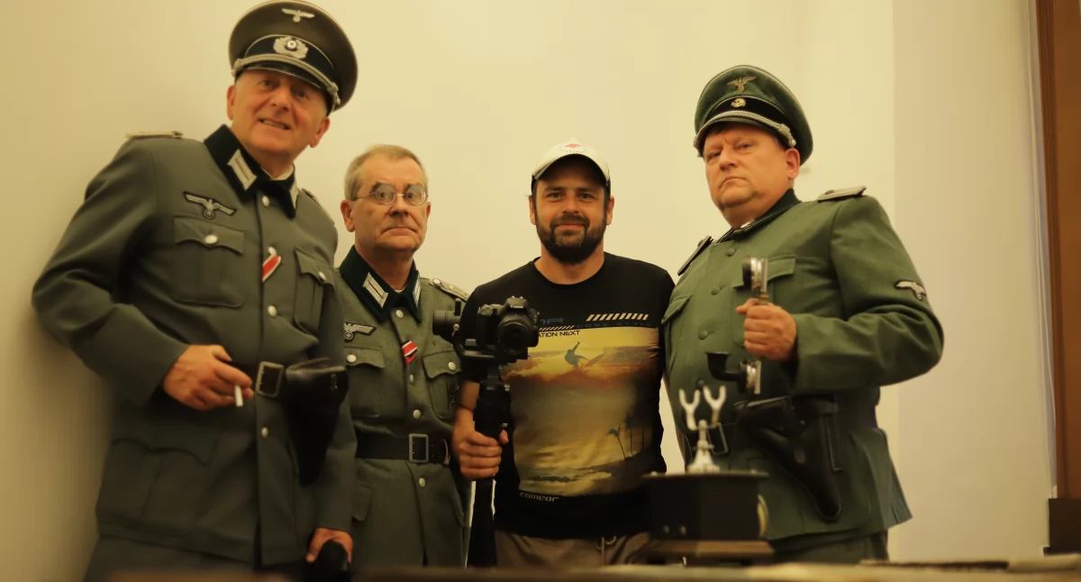 Historia opowiada o losach dwóch Niemców – majora Maxa Lidtke i porucznika Alberta Battela, którzy w lipcu 1942 r. zablokowali most na Sanie, uniemożliwiając oddziałom SS wjazd na teren przemyskiego getta celem jego likwidacji. Fot. zbiory własne