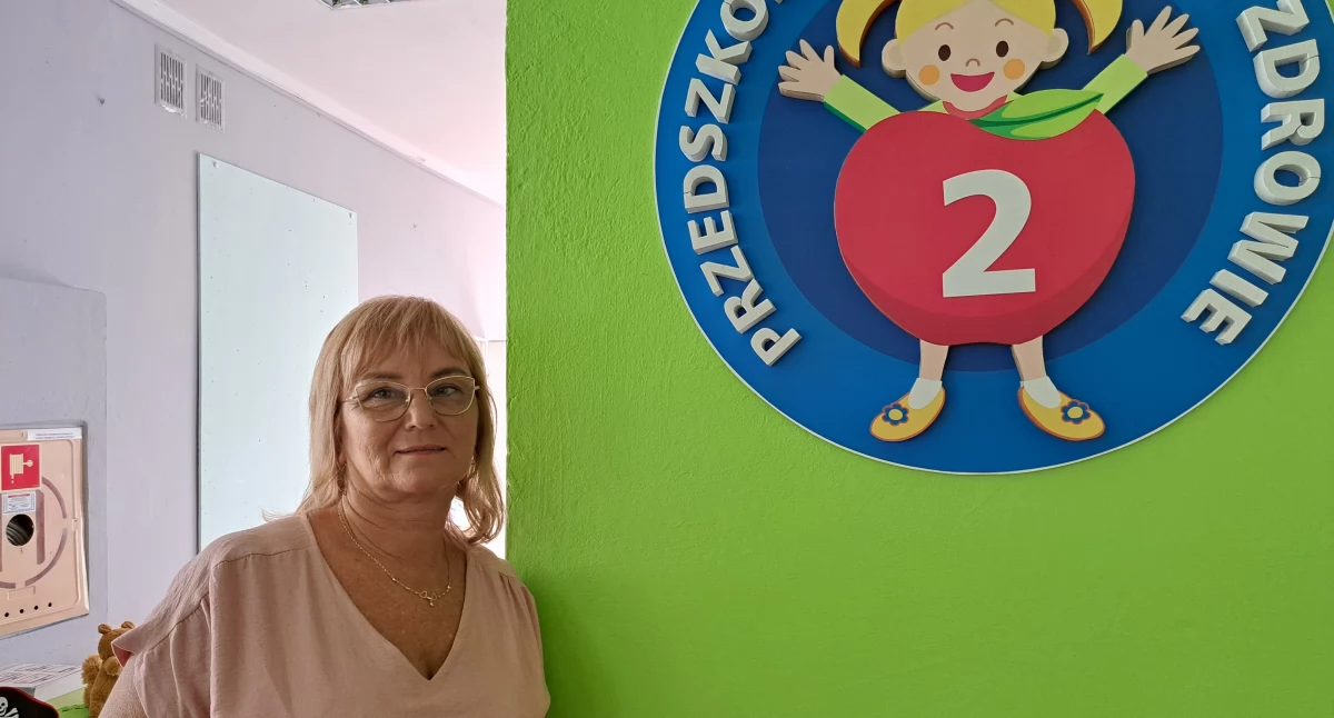 – Bardzo się cieszymy z planowanego remontu, szczególnie z remontu sanitariatów, na którym bardzo nam zależało, bo to najkosztowniejsze prace. Dwa lata temu remont przeszły dwie łazienki, teraz doczekają się go kolejne cztery. To bardzo dobra wiadomość, tak samo jak informacja, że nasze dzieci zyskają kącik wyciszeń czy nowe wyposażenie gabinetu logopedycznego – skomentowała dyrektor Przedszkola nr 2 w Przemyślu Anna Król. / FOT. U. Gielo