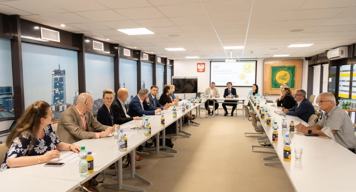Centralna Komisja XXI Ogólnokrajowego Konkursu Bezpieczne Gospodarstwo Rolne wytypowała po jednym gospodarstwie z każdego województwa, które otrzymało przepustkę do finału. W tym gronie znaleźli się Edyta i Witold Stryczkowie z Łowiec./ FOT. KRUS