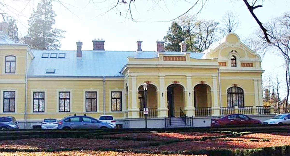 Budynek wpisany do rejestru zabytków został już w 1986 r. Powstał w XIX w. Zbudowany został w stylu eklektycznym z dominacją elementów neobarokowych./Foto: ZW