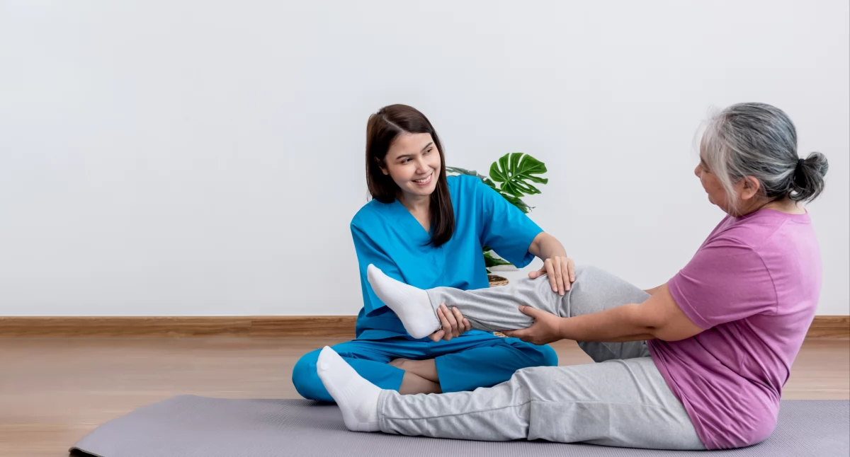 W domu pacjenta przeprowadzamy do 5 zabiegów i ćwiczeń dziennie. Terapeuta ustala też, jak często spotkania będą się odbywać oraz przydziela ćwiczenia, które są bezpieczne do samodzielnego wykonywania.