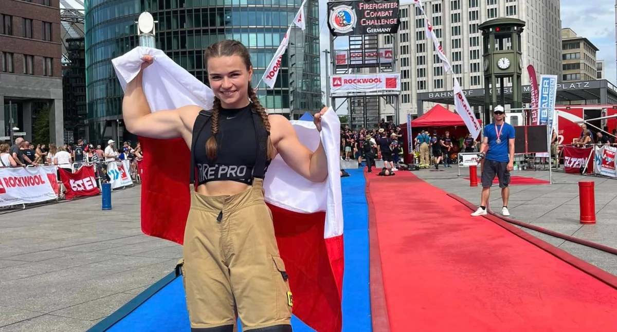 16 i 17 sierpnia br. mł. asp. Justyna Cichocka z KM PSP w Przemyślu wystartowała w międzynarodowych zawodach „Firefighter Combat Challenge” w Berlinie. Trzykrotnie stanęła na podium. Fot. ze zbiorów Justyny Cichockiej