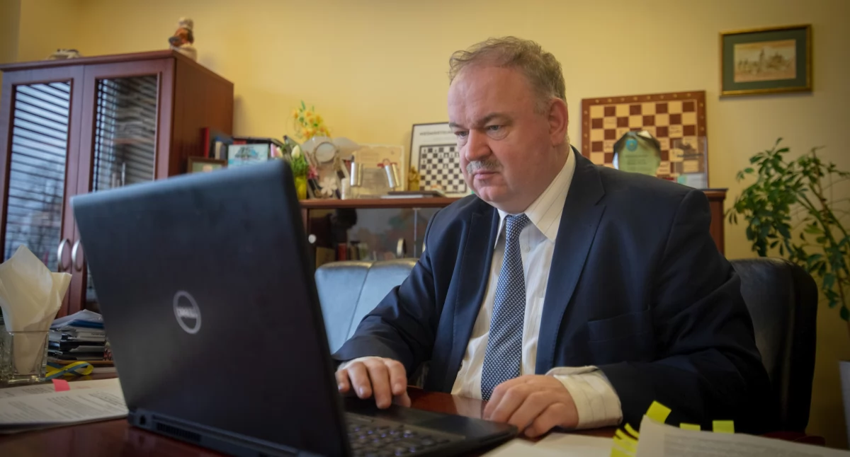 Umowy określające zasady współpracy samorządu województwa z lokalnymi grupami działania po raz pierwszy zawierane były w formule elektronicznej, z wykorzystaniem systemu teleinformatycznego. / FOT. UMWP