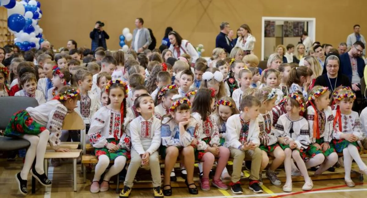 Dyrektorzy przemyskich podstawówek większego przyrostu liczby uczniów z Ukrainy nie zauważyli. Ciaśniej zrobiło się jedynie w ZSO nr 2 im. Markiana Szaszkewicza – placówce dwujęzycznej mniejszości ukraińskiej, w którym do tej pory nieliczne klasy powiększyły się do 24 czy 25 uczniów./ FOT. IOS