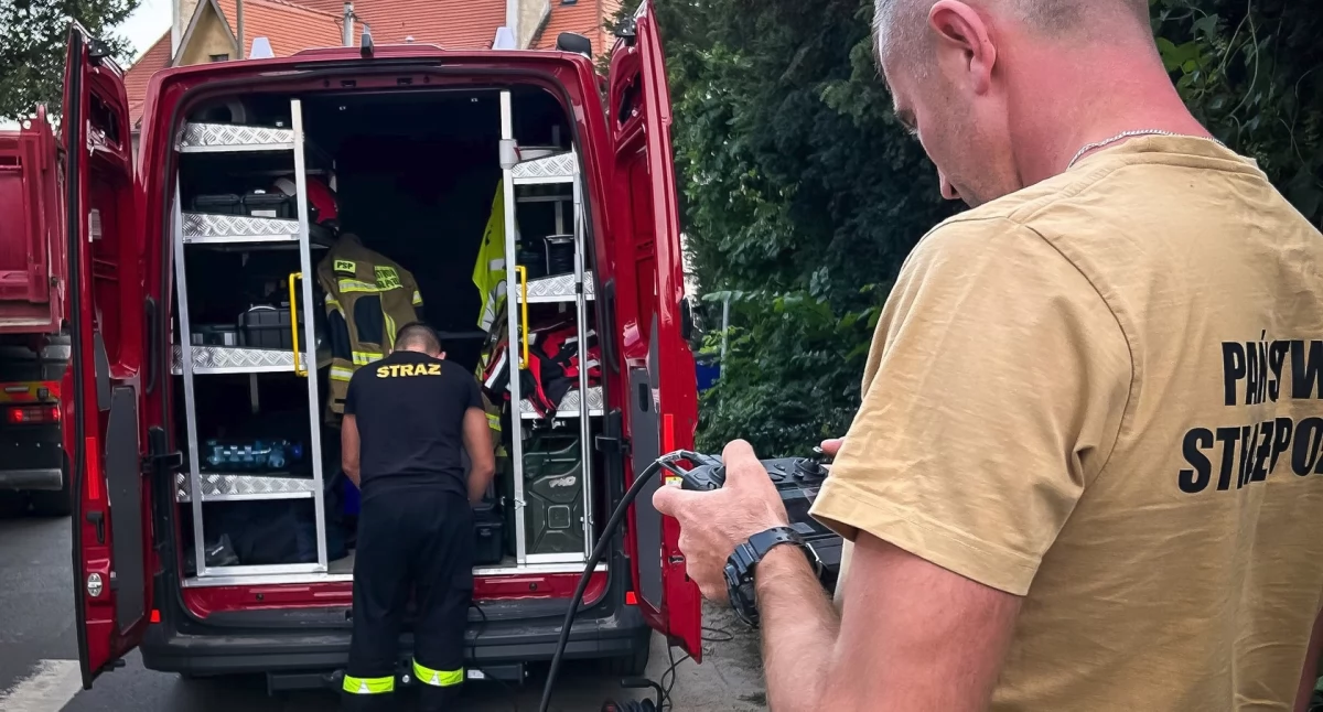 Na tereny objęte powodzią wyjechało trzech strażaków, znakomitych operatorów dronów z Komendy Powiatowej Państwowej Straży Pożarnej w Przeworsku. Fot. KP PSP Przeworsk