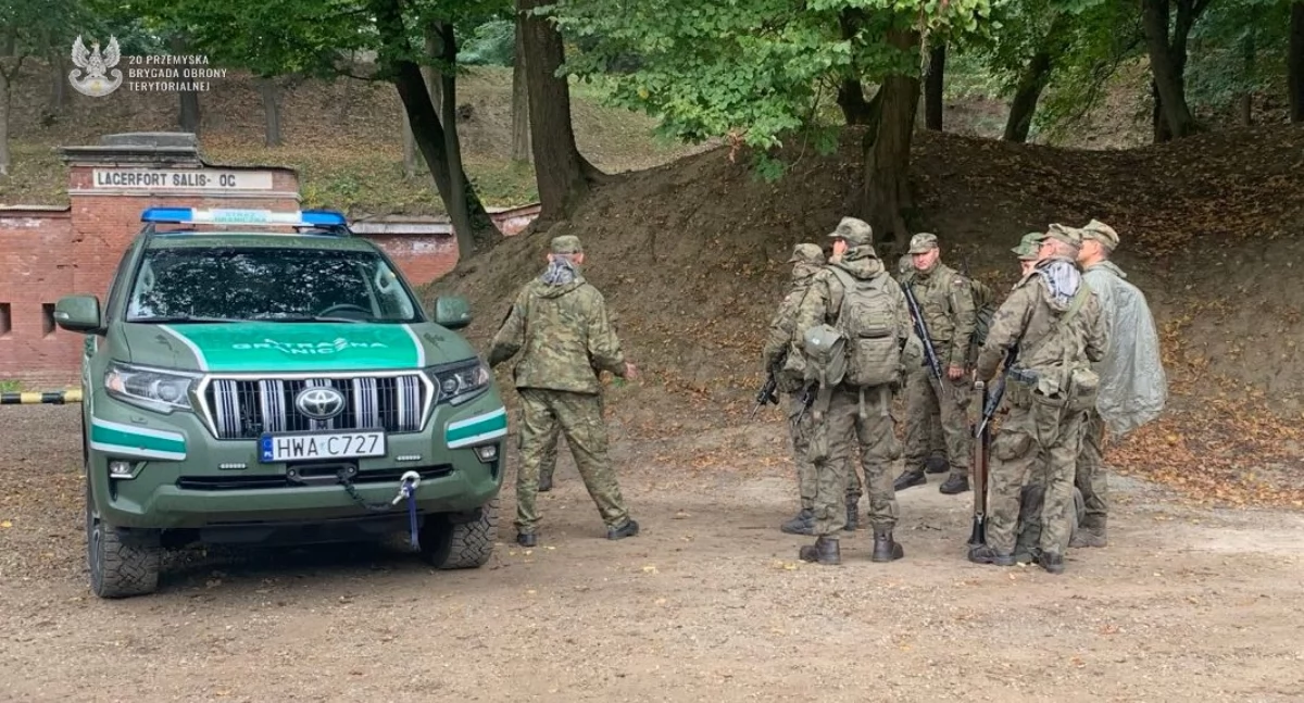 Podczas szkolenia dużo uwagi poświęcono zajęciom strzeleckim z karabinka MSBS „Grot”, karabinów wyborowych i maszynowych oraz pistoletu „Vis”. Prowadzone były one na różnych strzelnicach. Fot. 20. Przemyska BOT