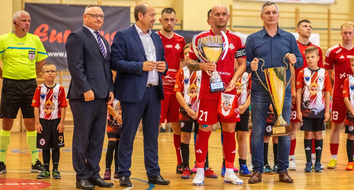 Tak wygląda inauguracja poprzedniego sezonu w FOGO Futsal Ekstraklasie w hali POSiR. Wówczas Eurobus Przemyśl marzył o utrzmaniu się w lidze. Przed obecnym sezonem marzenia sięgają znacznie wyżej. Fot. Grzegorz Gajdzik