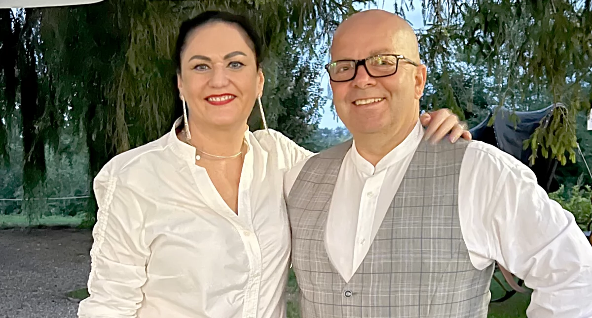 Ewa i Jacek Grochowiczowie, właściciele Pizzeri Margeritha. Rok założenia firmy 1993. Motto firmy: TEN SAM NIEZMIENNY SMAK OD LAT.