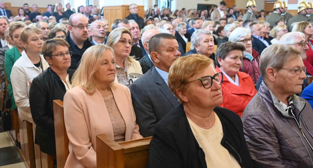 Wraz z mieszkańcami i strażą grobową w uroczystościach uczestniczyło wielu gości. Byli i mieszkańcy Wólki Pełkińskiej. Fot. zbiory własne